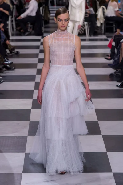 Look 63